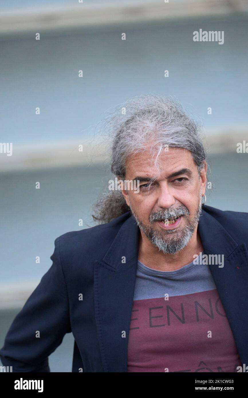 Donostia / San Sebastian. Spagna. 20220917, Fernando Leon de Aranoa ha partecipato a 'Feeling IT' Photocall durante il 70th San Sebastian International Film Festival al Kursaal Palace il 17 settembre 2022 a Donostia / San Sebastian, Spagna Credit: MPG/Alamy Live News Foto Stock