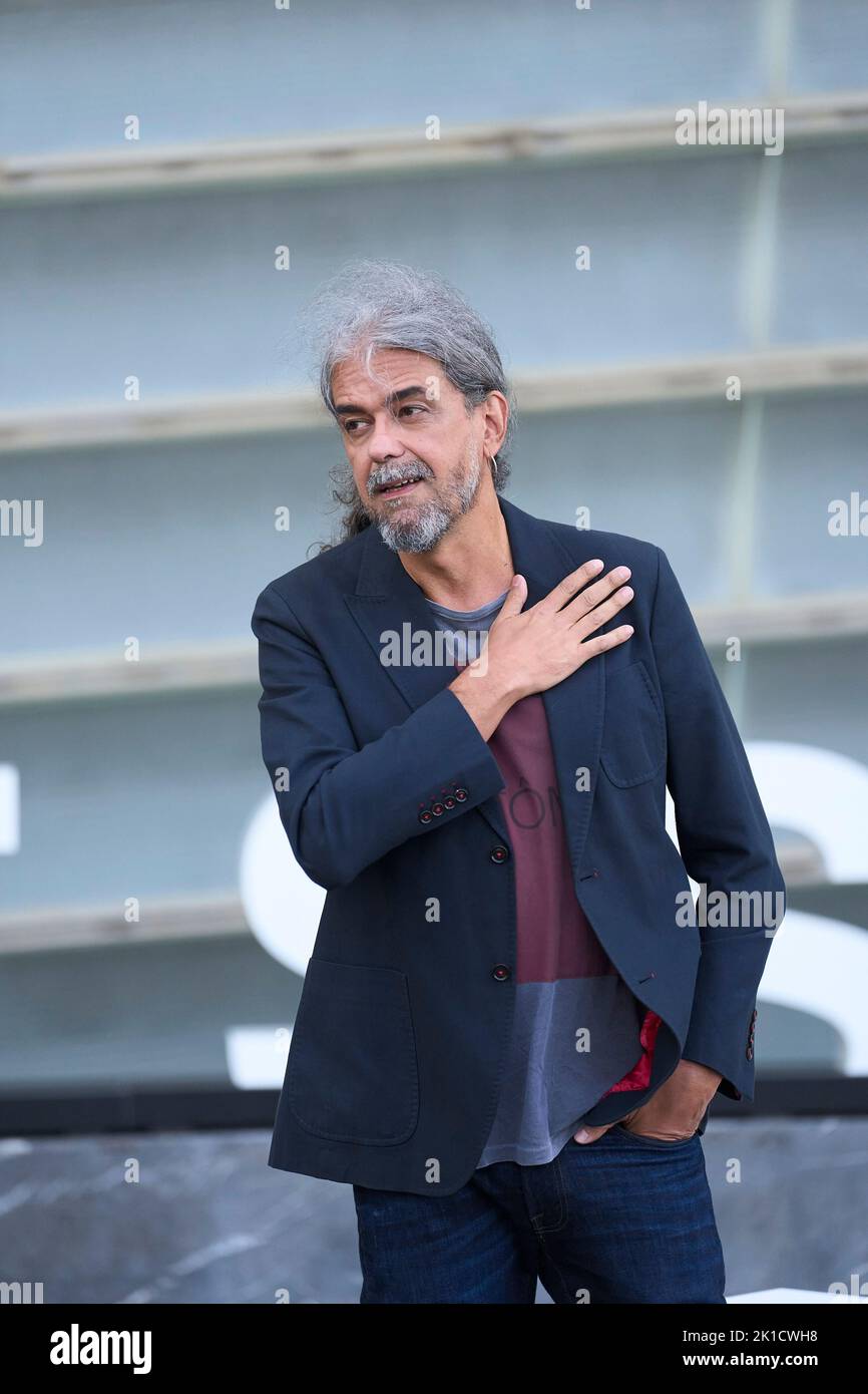 Donostia / San Sebastian. Spagna. 20220917, Fernando Leon de Aranoa ha partecipato a 'Feeling IT' Photocall durante il 70th San Sebastian International Film Festival al Kursaal Palace il 17 settembre 2022 a Donostia / San Sebastian, Spagna Credit: MPG/Alamy Live News Foto Stock