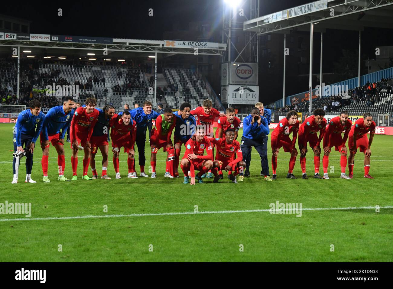 I giocatori di Westerlo festeggiano dopo aver vinto una partita di calcio tra Sporting Charleroi e KVC Westerlo, sabato 17 settembre 2022 a Charleroi, il 9° giorno della prima divisione del campionato belga della 'Jupiler Pro League' 2022-2023. FOTO DI BELGA JOHN THYS Foto Stock