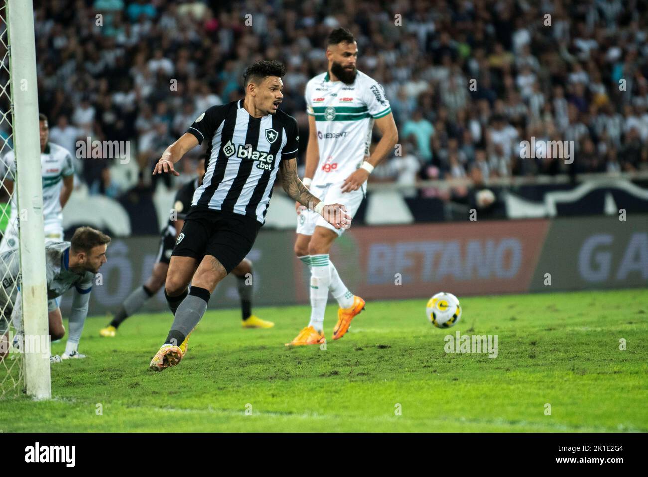 Rio, Brasile - 17 settembre 2022: Giocatore di Adryelson in partita tra Botafogo vs Coritiba dal 17° round del Campionato brasiliano a Nilton Santos Stadiu Foto Stock