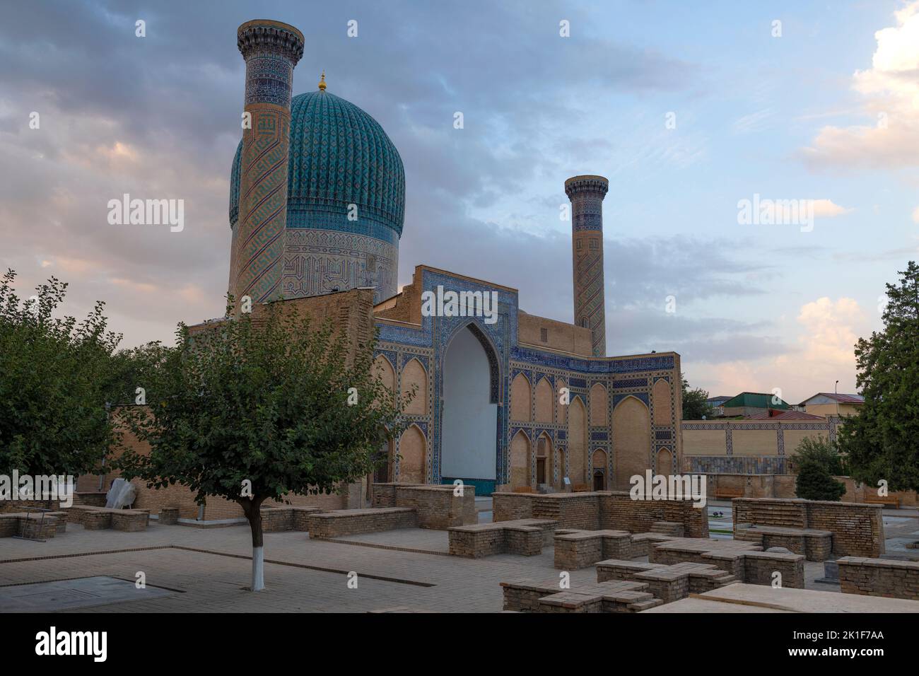 Gur-Emir (Mausoleo di Tamerlane) - Mausoleo medievale tomba della dinastia Timuride in una mattina nuvolosa. Samarcanda, Uzbekistan Foto Stock