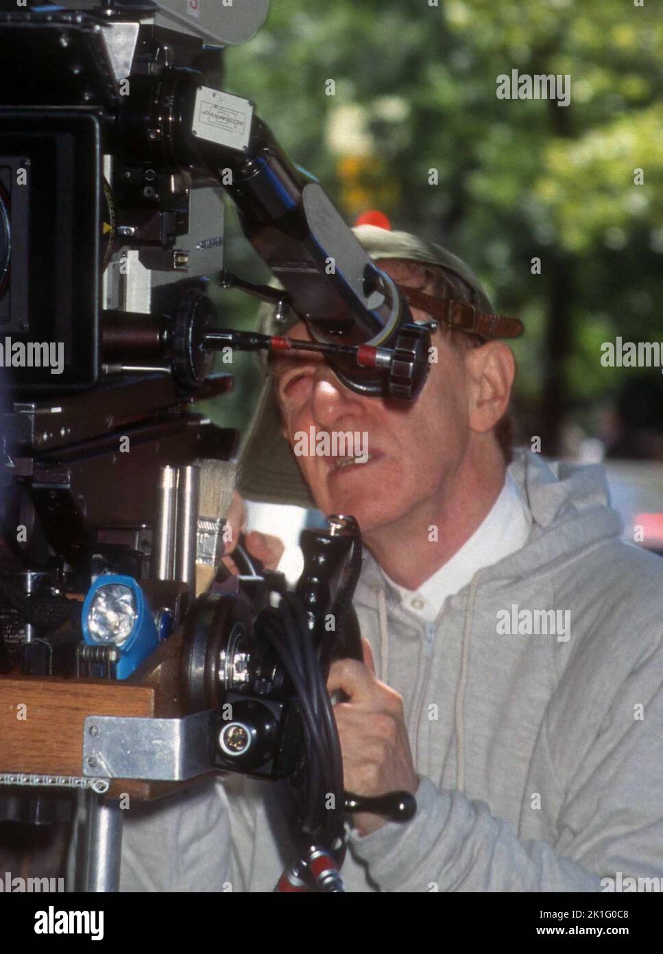 **FOTO FILE** Woody Allen si ritira da Filmmaking. Woody Allen 1997 Foto di John Barrett/PHOTOlink /MediaPunch Foto Stock