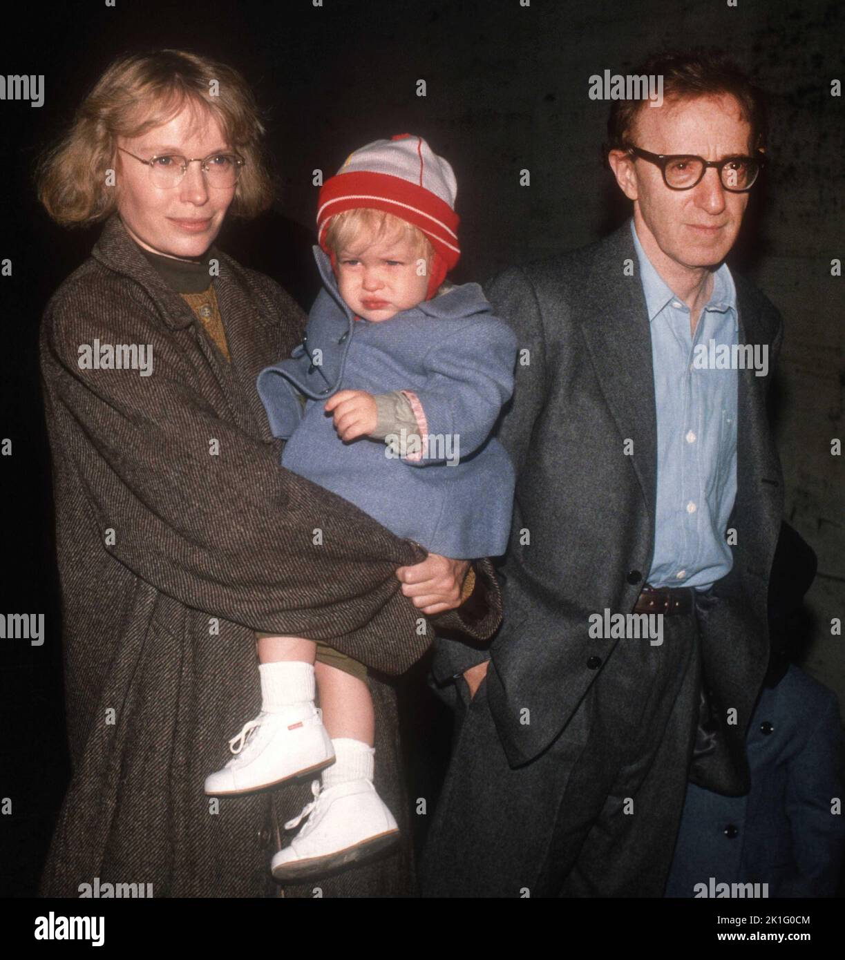 **FOTO FILE** Woody Allen si ritira da Filmmaking. Mia Farrow, Ronan Farrow e Woody Allen. Foto di John Barrett/PHOTOlink /MediaPunch Foto Stock