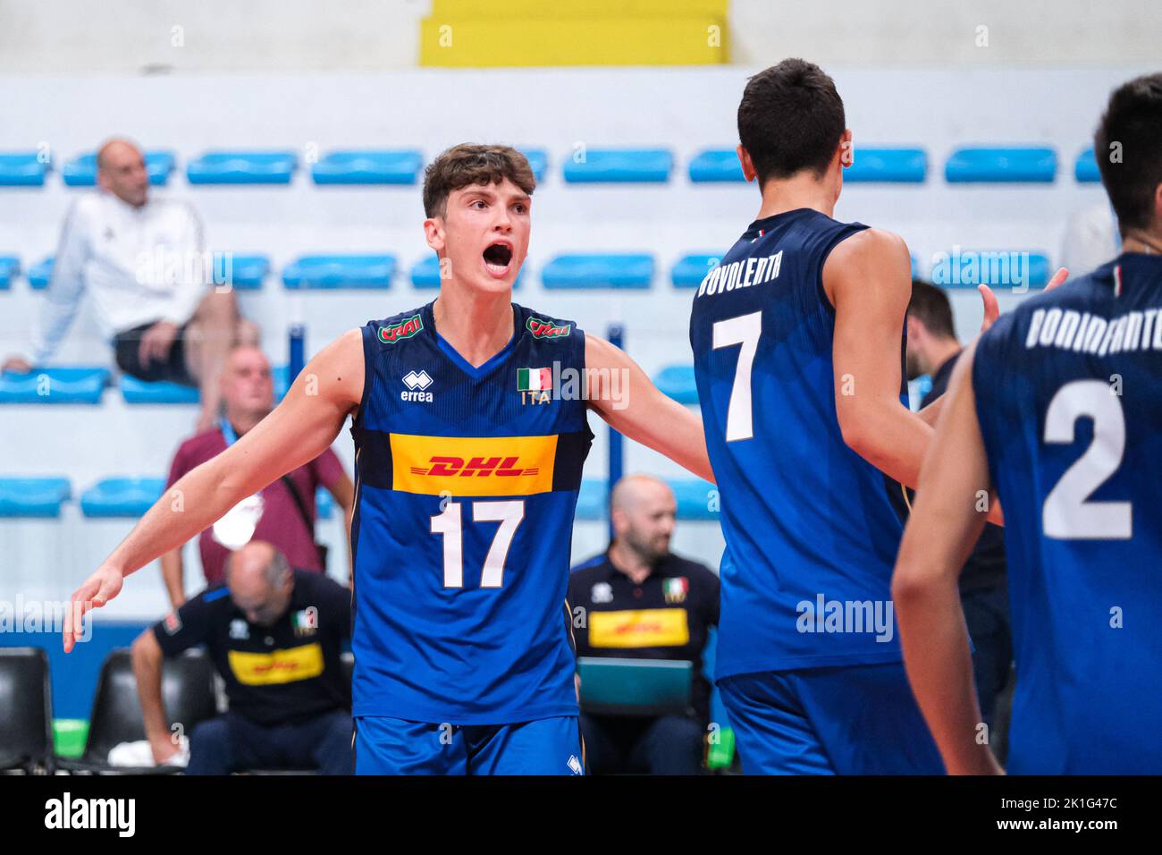 17 settembre 2022, Montesilvano, Pescara, Italia: La squadra d'Italia esulta durante il CEV U20 Volley European Championship 2022 a Montesilvano (Credit Image: © Elena Vizzoca/Pacific Press via ZUMA Press Wire) Foto Stock