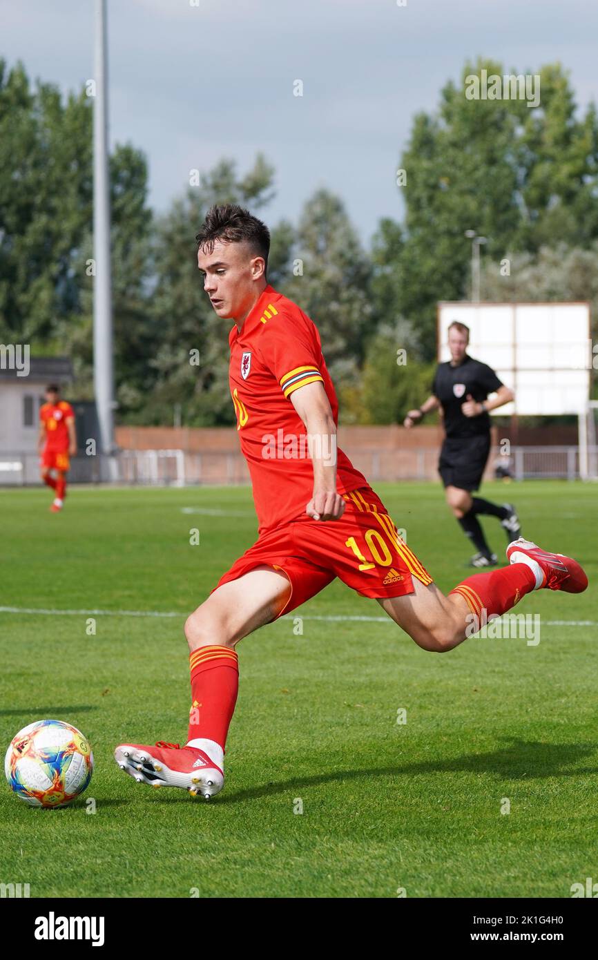 Luke Harris in azione per il Galles U18s contro Inghilterra, Newport Stadium Wales, 3rd settembre 2021 Foto Stock Luke Harris in azione per il Galles U18s contro Inghilterra, Newport Stadium Wales, 3rd settembre 2021 Foto Stock
