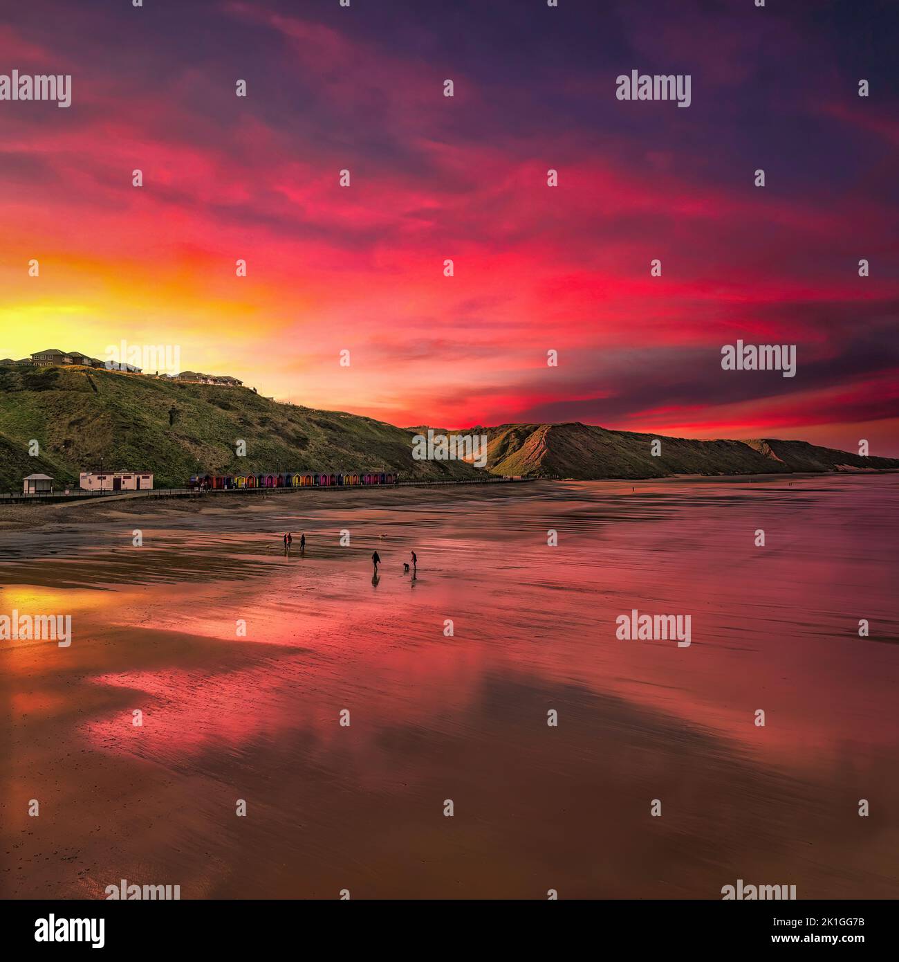 La grande spiaggia e il grande cielo di Saltburn-by-the-Sea sulla costa settentrionale dello Yorkshire. Foto Stock