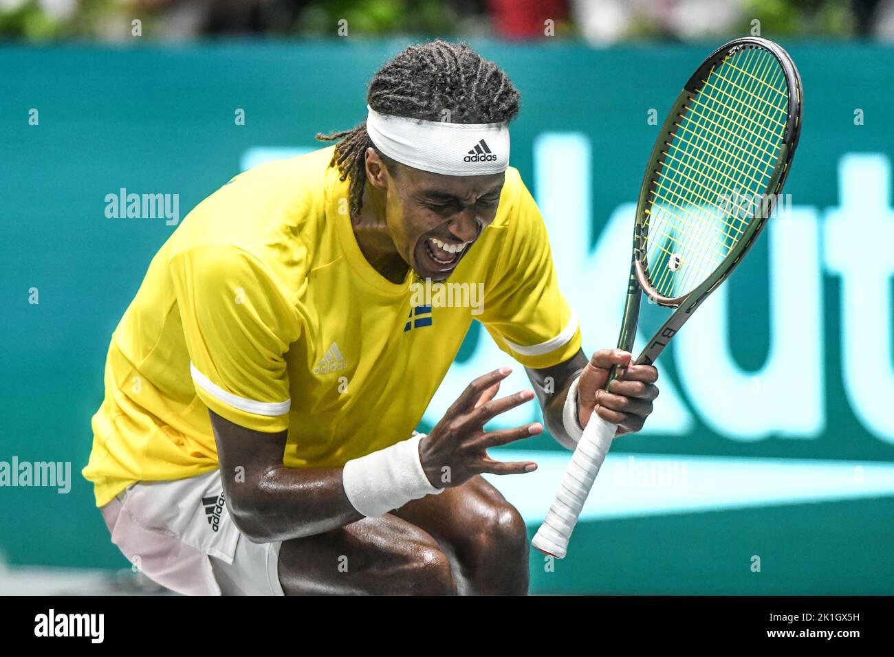 Mikael Ymer (Svezia) contro l'Italia. Finali della Coppa Davis, Gruppo A (Bologna) Foto Stock