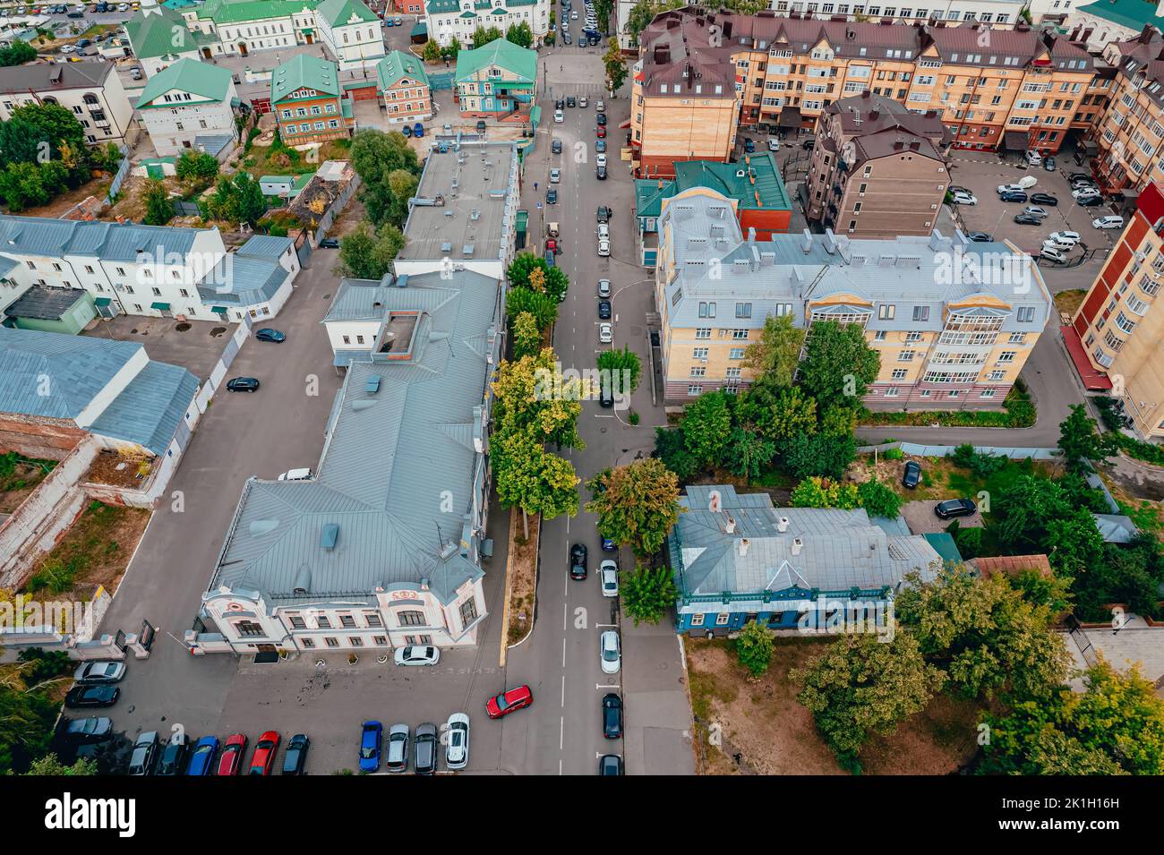 Vecchio quartiere Tatar. Tradizionale quartiere Tatar. Edifici residenziali in un quartiere tranquillo. Vista sul centro della città Foto Stock