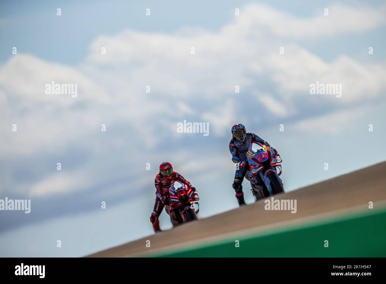 ARAGON, SPAGNA 18. 2022 settembre; MOTO GP stagione 2022, gara MotoGP n. 23 Enea BASTIANINI, ITA, DUCATI, n. 63 Francesco BAGNAIA, ITA, DUCATI, - moto-GP, moto ARAGON, Spagna, foto e copyright © Jun QIAN / ATP images (QIAN Jun / ATP / SPP) Foto Stock