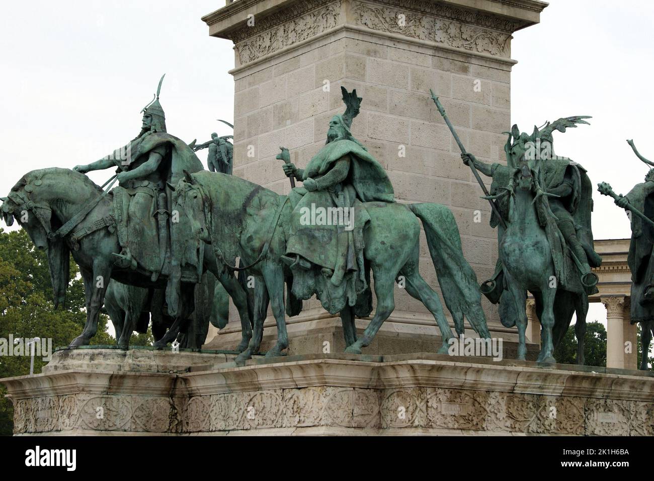 Leggendarie capitani di Ungheresi, dettaglio del gruppo scultoreo al Monumento del Millennio, Budapest, Ungheria Foto Stock