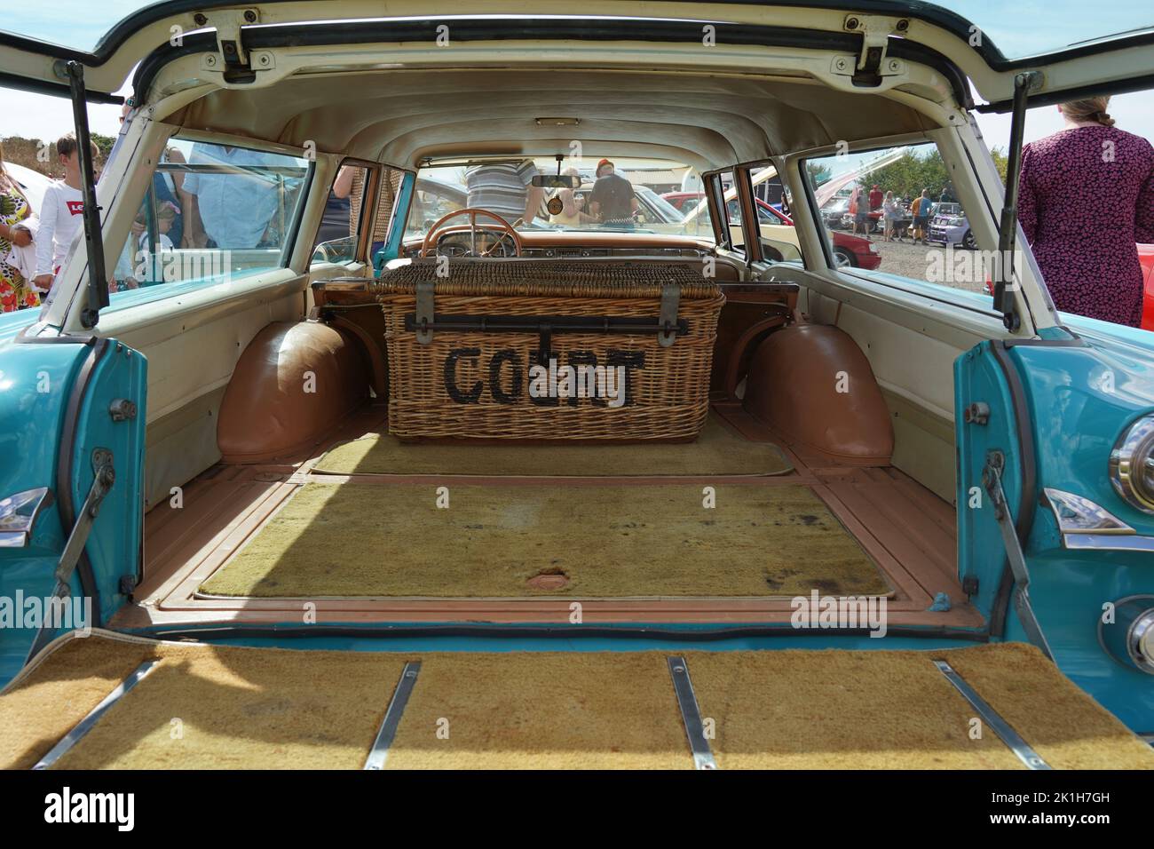Exeter, Regno Unito-Agosto 2022: Grande stivale (tronco) di 1959 Edsel Villager un'auto americana classica ad una mostra di auto classica alla Greendale Farm vicino Exeter Foto Stock