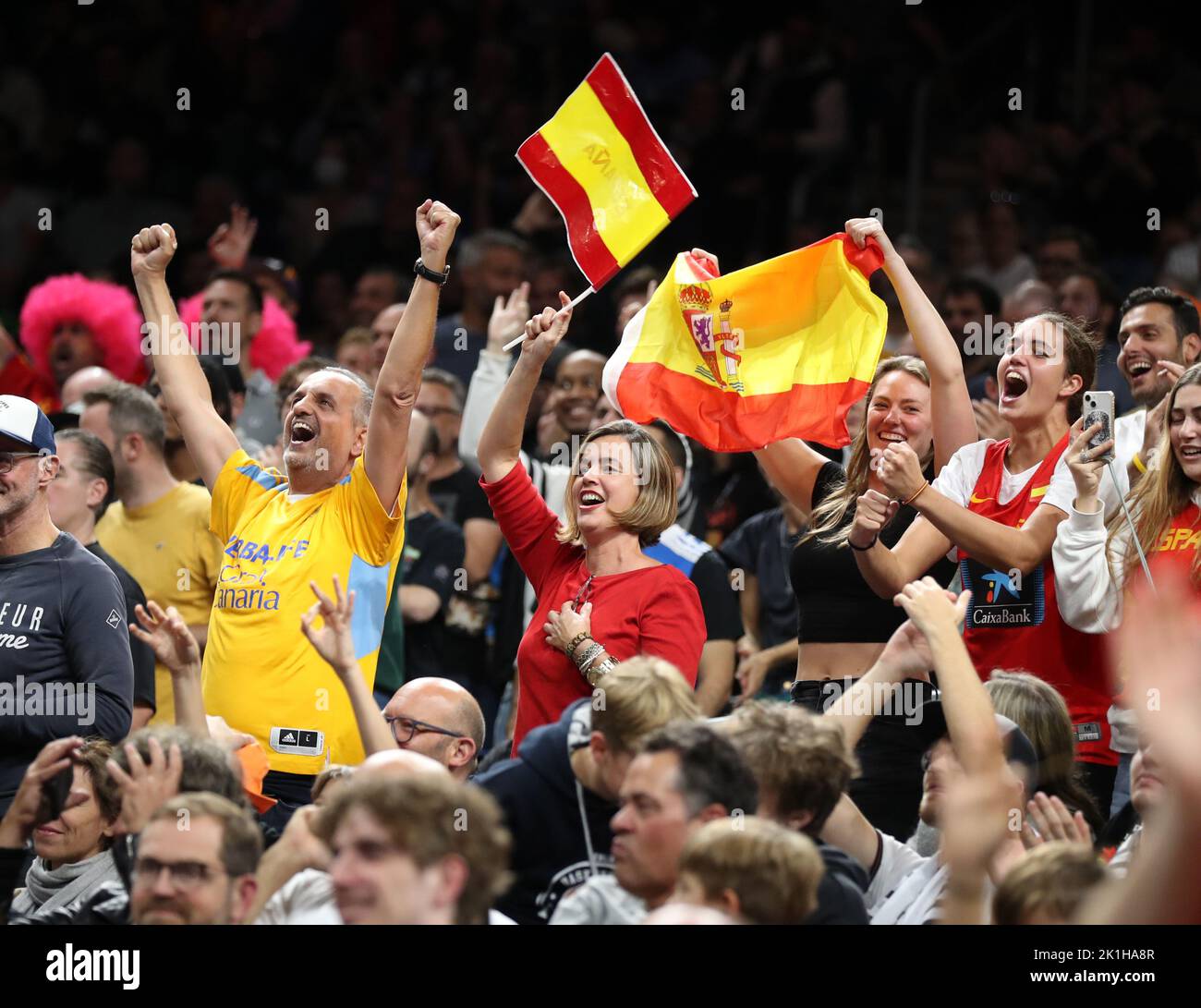 Zuschauer Fans Spanien Spagna vs Francia FIBA EuroBasket 2022 medaglia d'oro match finale match 18.09.2022 Mercedes Benz Arena Berlin © diebilderwelt / Alamy Stock Foto Stock