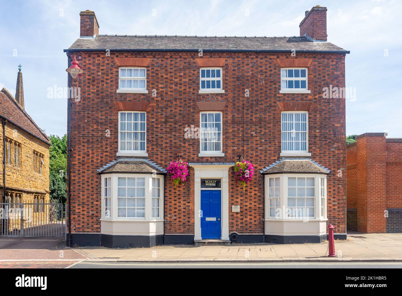 'Scully House' edificio Georgiano, New Street, Daventry, Northamptonshire, England, Regno Unito Foto Stock