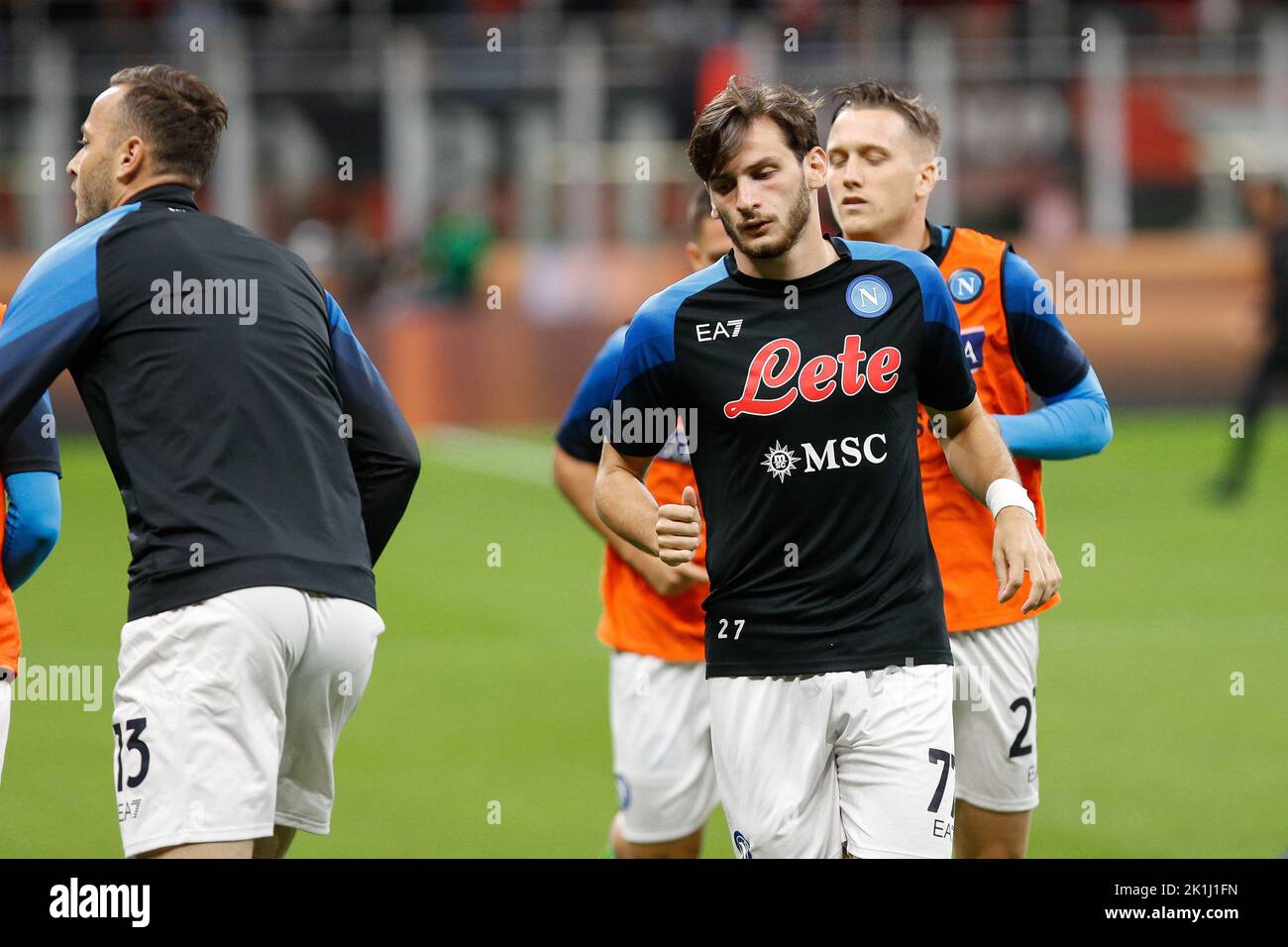 Milano, Italia. 18th Set, 2022. Italia, Milano, settembre 18 2022: Khvicha Kvaratskhelia (centrocampista Napoli) sprint durante il warm up sulla partita di calcio AC MILAN vs SSC NAPOLI, Serie A Tim 2022-2023 Day7 stadio San Siro (Credit Image: © Fabrizio Andrea Bertani/Pacific Press via ZUMA Press Wire) Credit: ZUMA Press, Inc./Alamy Live News Foto Stock