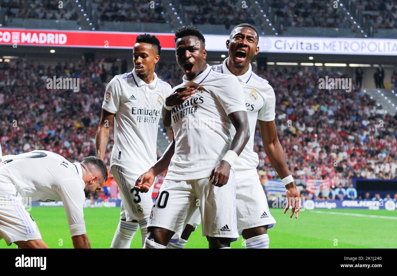 Madrid, Spagna. 18th Set, 2022. I giocatori del Real Madrid festeggiano durante una partita la Liga Santander tra Atletico de Madrid e Rea Madrid a Madrid, Spagna, 18 settembre 2022. Credit: Gustavo Valiente/Xinhua/Alamy Live News Foto Stock