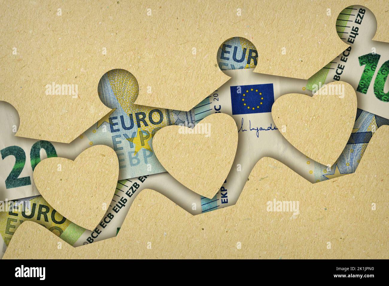 Carta catena di persone fatta con banconote in euro - concetto di assistenza economica e finanziaria Foto Stock