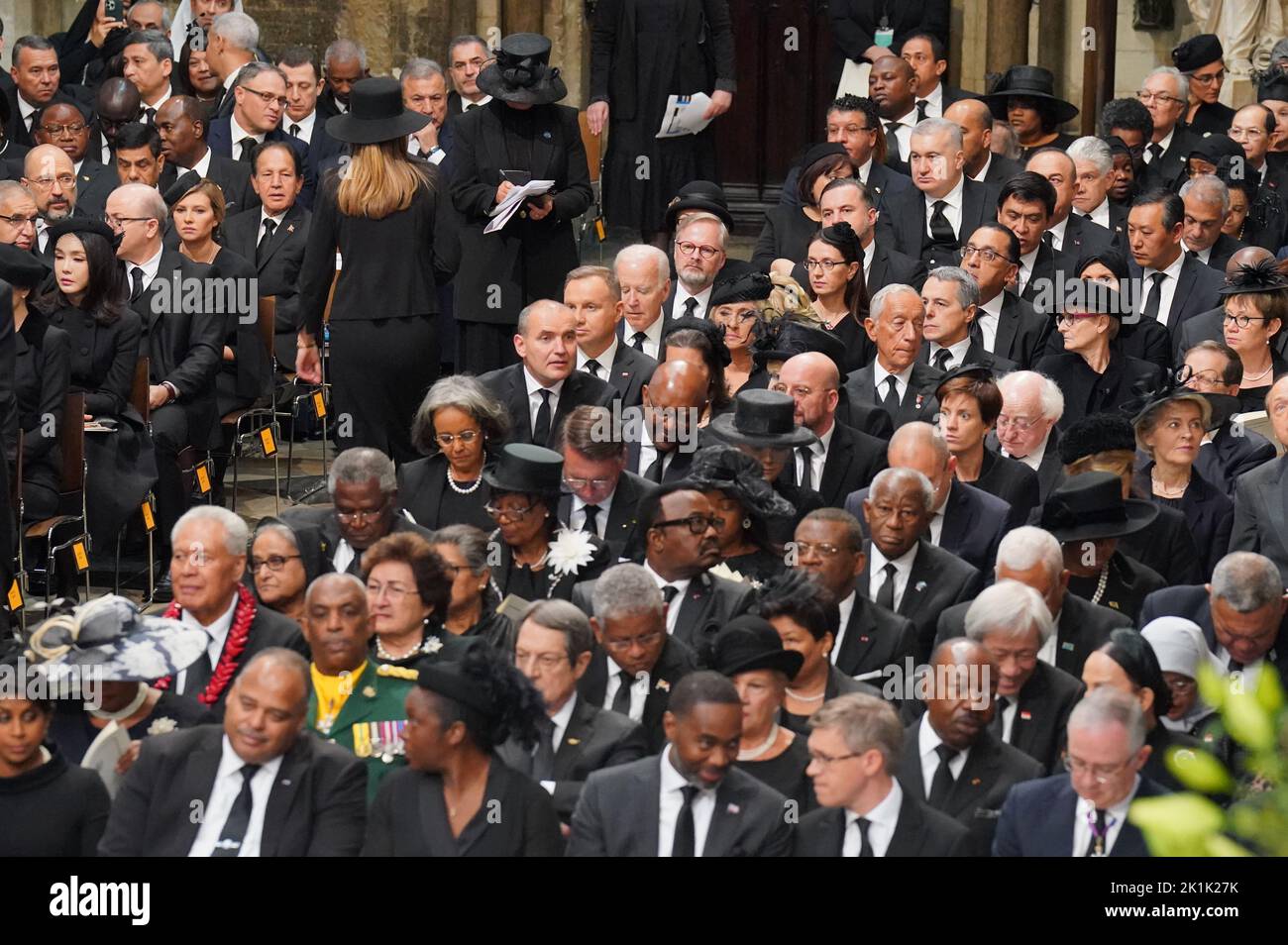 Capi di Stato e dignitari internazionali seduti al funerale statale della regina Elisabetta II, tenutosi all'Abbazia di Westminster, Londra. Data immagine: Lunedì 19 settembre 2022. Foto Stock