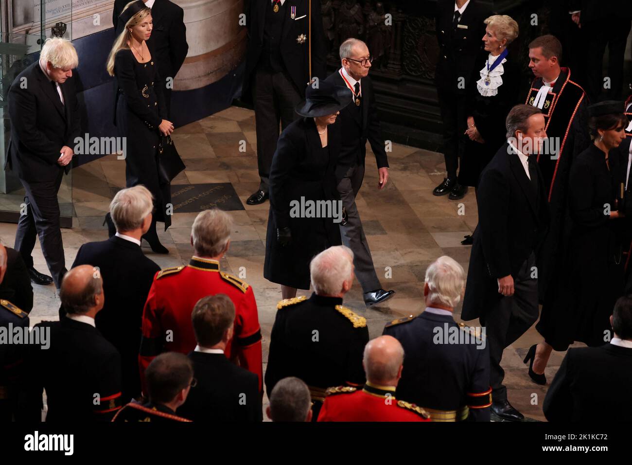 Gli ex primi ministri Boris Johnson, Theresa May e David Cameron arrivano al funerale statale della regina Elisabetta II, tenutosi presso l'Abbazia di Westminster, Londra. Data immagine: Lunedì 19 settembre 2022. Foto Stock