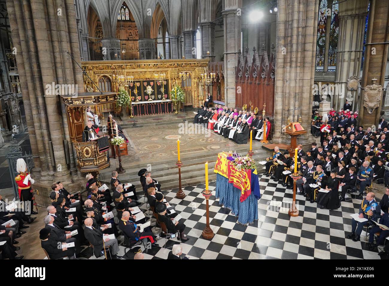 L'arcivescovo di Canterbury, il Reverendissimo Justin Welby, durante il funerale di Stato della regina Elisabetta II presso l'Abbazia di Londra. Data immagine: Lunedì 19 settembre 2022. Foto Stock