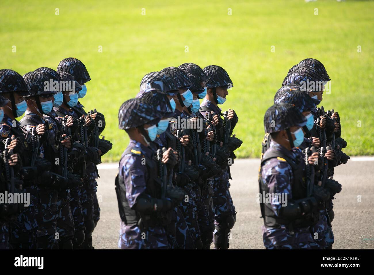 Kathmandu, Nepal. 19th Set, 2022. Il personale della polizia nepalese partecipa alla celebrazione della Giornata della Costituzione a Kathmandu, Nepal, 19 settembre 2022. Credit: Sulav Shrestha/Xinhua/Alamy Live News Foto Stock