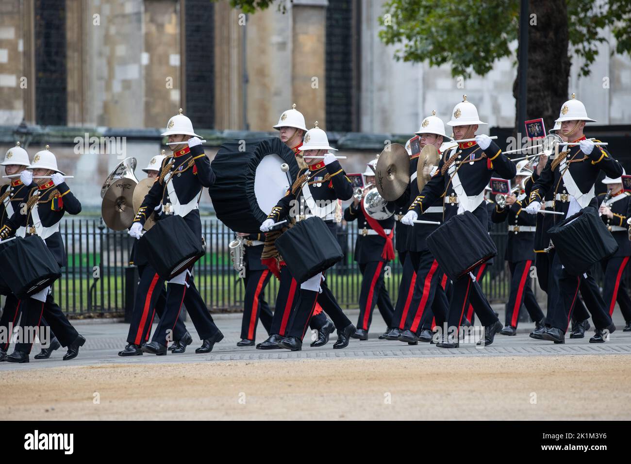Londra, Regno Unito. 19 settembre 2022. Piazza del Parlamento davanti al funerale statale per la regina Elisabetta II Il 8 settembre 2022, Elisabetta II, Regina del Regno Unito e degli altri regni del Commonwealth, morì all'età di 96 anni al castello di Balmoral in Scozia. Il più antico monarca britannico vivente e che regna da più tempo. Credit: Notizie SMP / Alamy Live News Foto Stock
