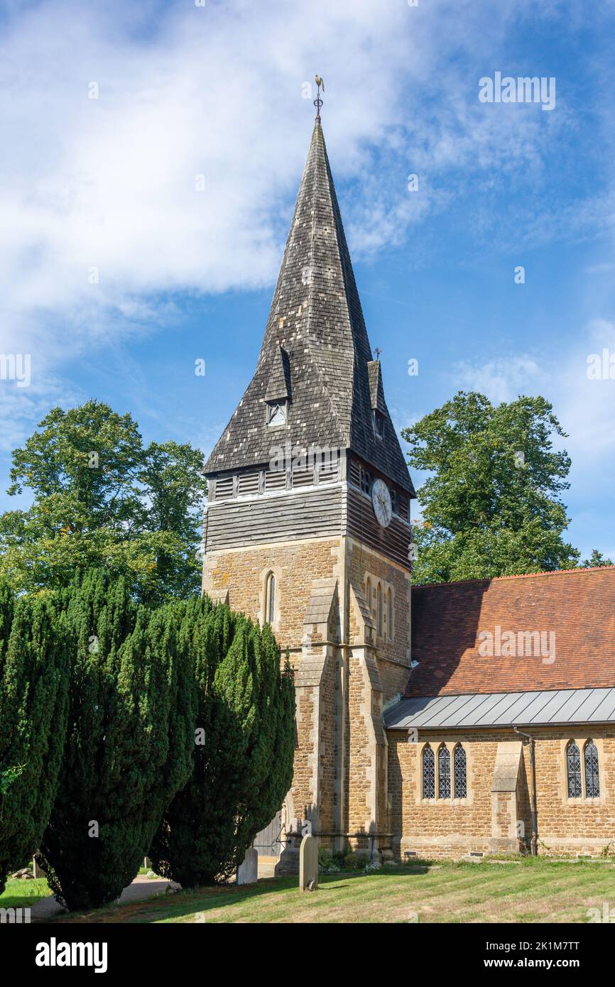 Chiesa di San Michele e di tutti gli Angeli, Lower Church Road, Sandhurst, Berkshire, Inghilterra, Regno Unito Foto Stock