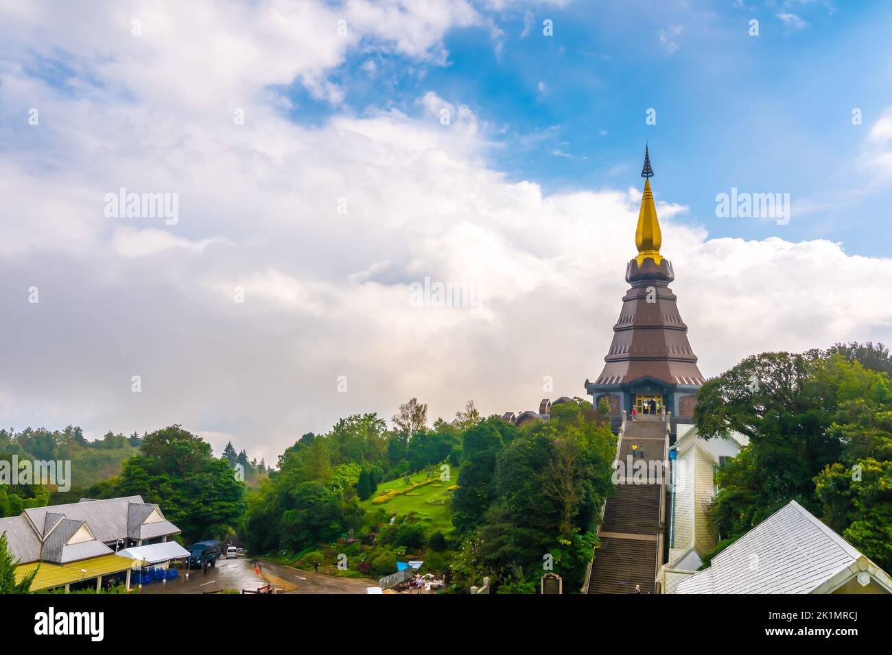 La stupa reale e pagoda dedicata al re e alla regina della Thailandia nel parco nazionale Doi Inthanon vicino alla città di Chiang mai. "Phra Maha dhatu Nabha Meta Foto Stock