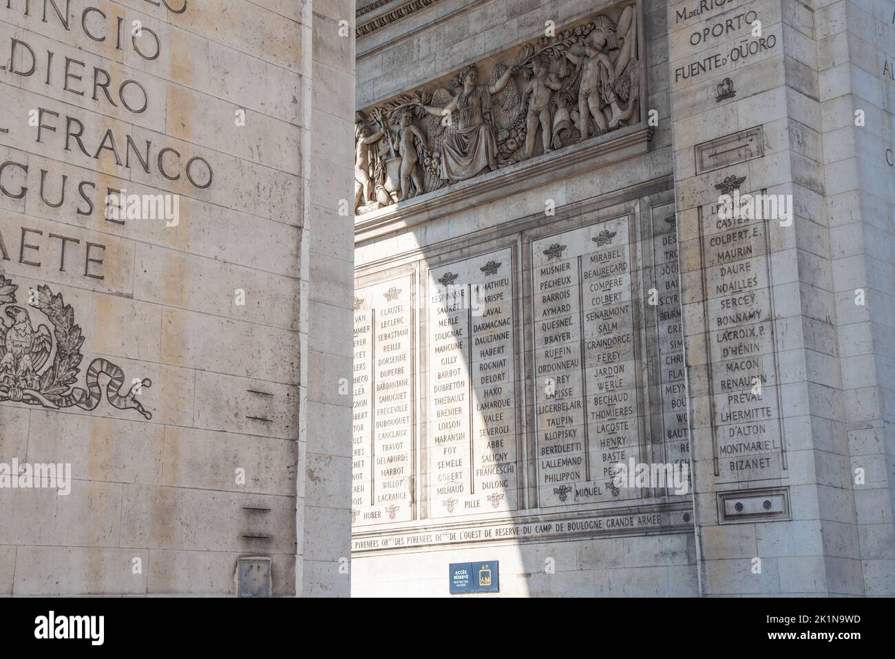 Parigi, francia. Agosto 2022. L'Arc de Triomph sulla Place d'Etoile a Parigi. Foto di alta qualità Foto Stock