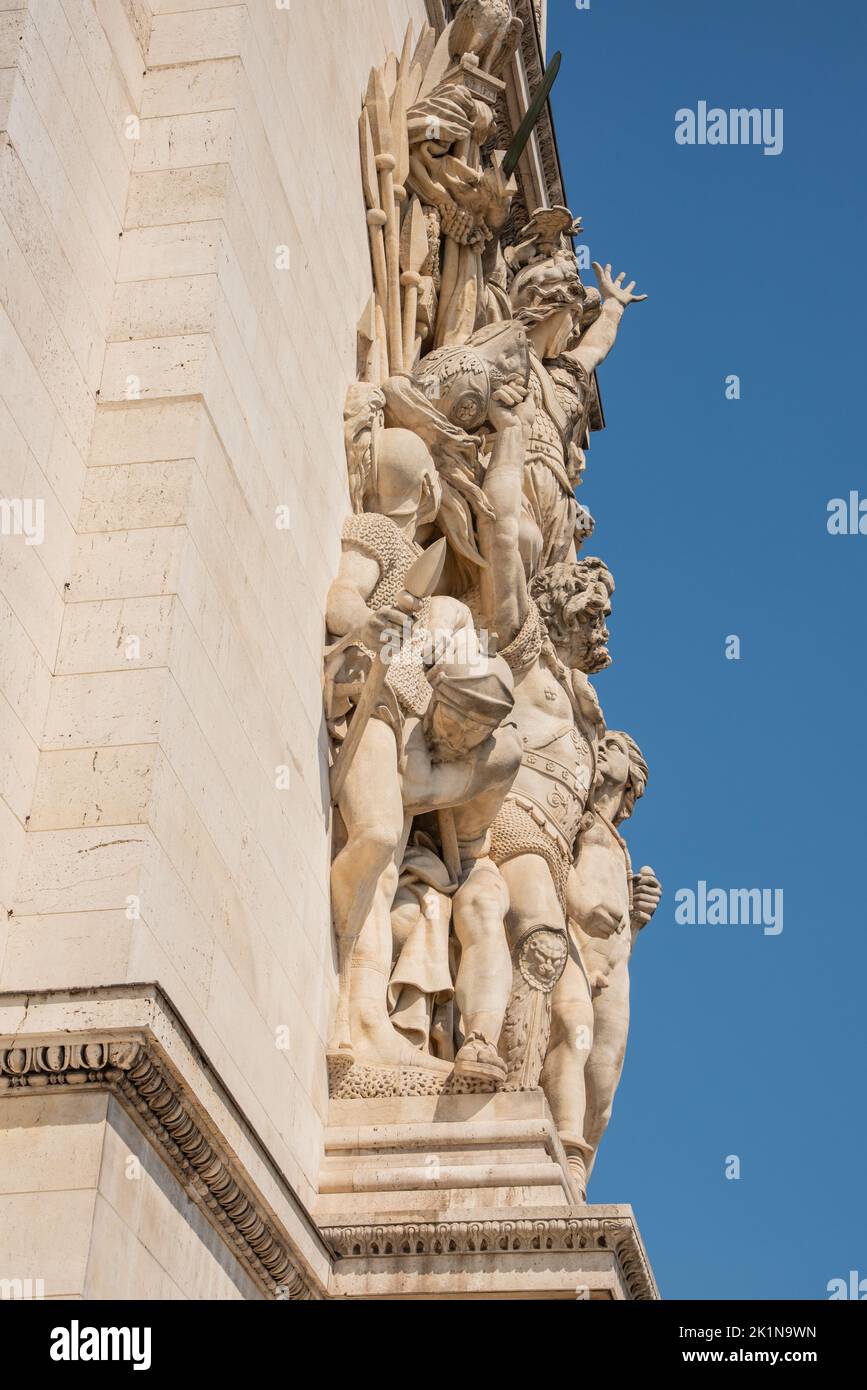 Parigi, francia. Agosto 2022. L'Arc de Triomph sulla Place d'Etoile a Parigi. Foto di alta qualità Foto Stock