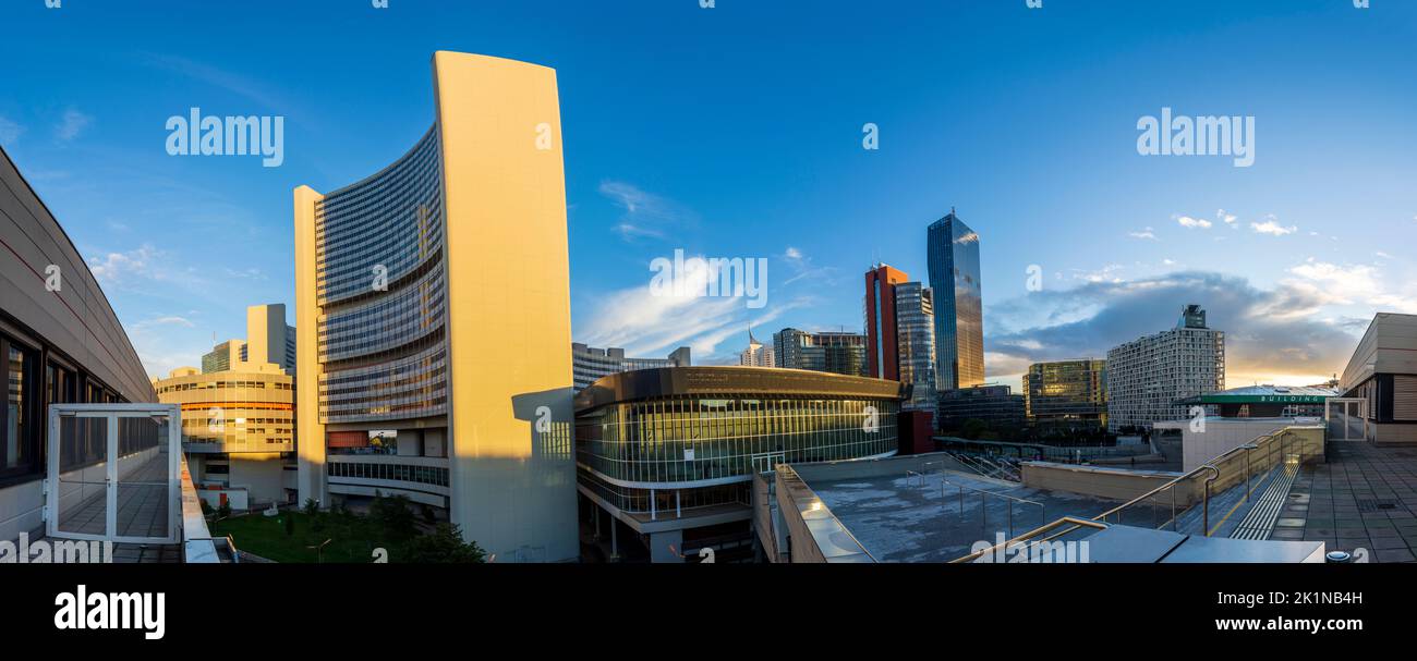 Wien, Vienna: Edificio delle Nazioni Unite Vienna International Center (VIC), DC Tower 1, Donaucity nel 22. Donaustadt, Wien, Austria Foto Stock