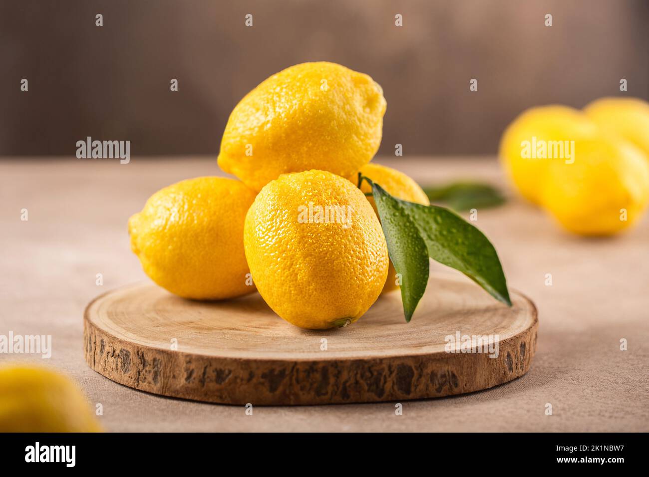 Limoni gialli maturi primo piano o Texture. Arpe al limone Foto Stock