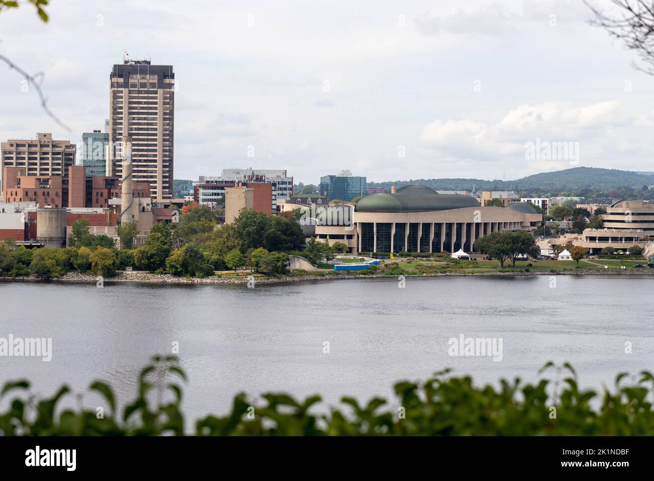 Ottawa, Canada - 12 settembre 2022: Museo canadese di storia e paesaggio urbano di Gatineau con il fiume Ottawa, Quebec. Foto Stock