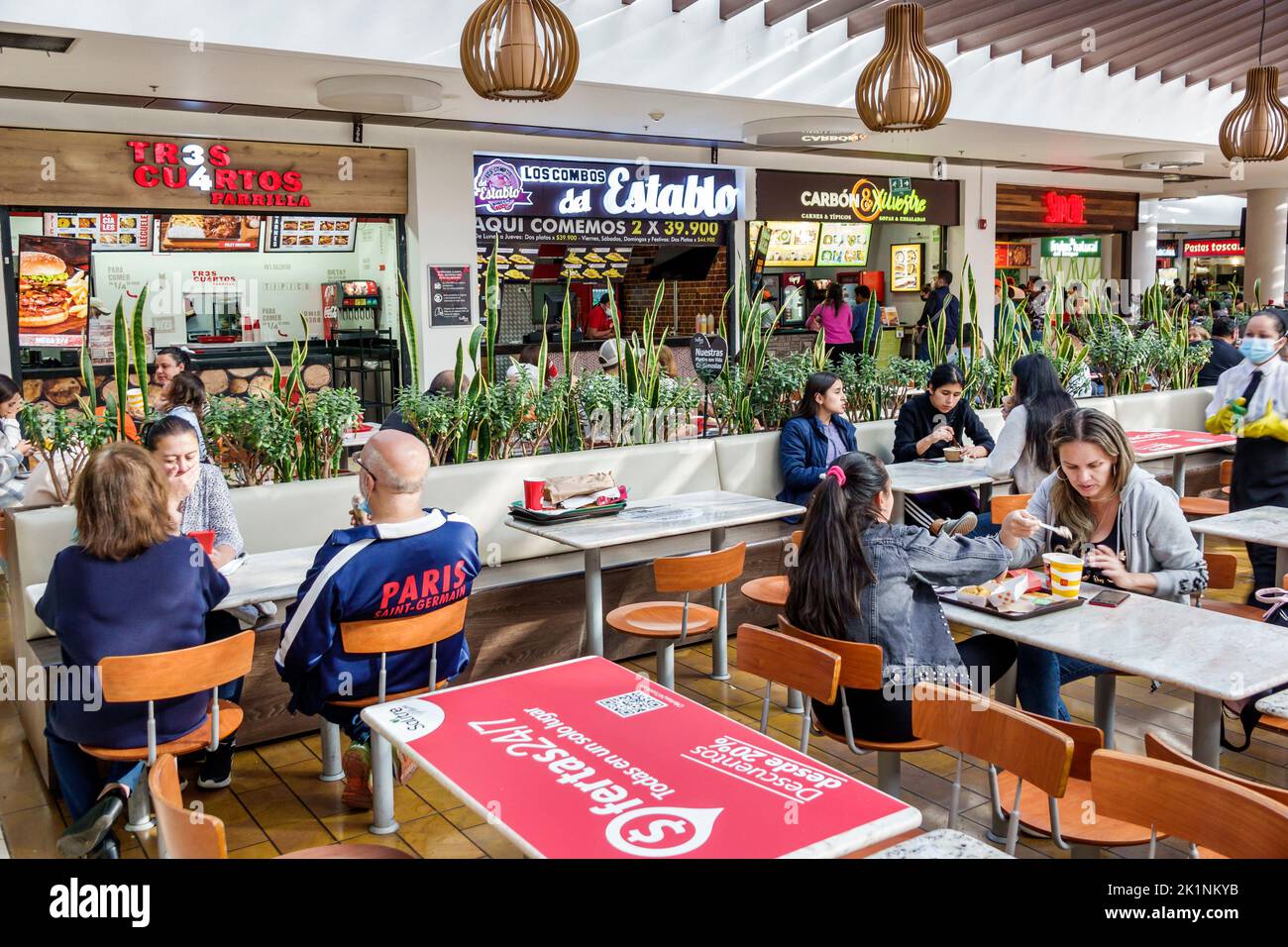 Bogota Colombia, Ciudad Saliter, Saliter Plaza Centro commerciale, food Court Vendor Vendor ristoranti Dine Dating Out Casual Cafe Foto Stock