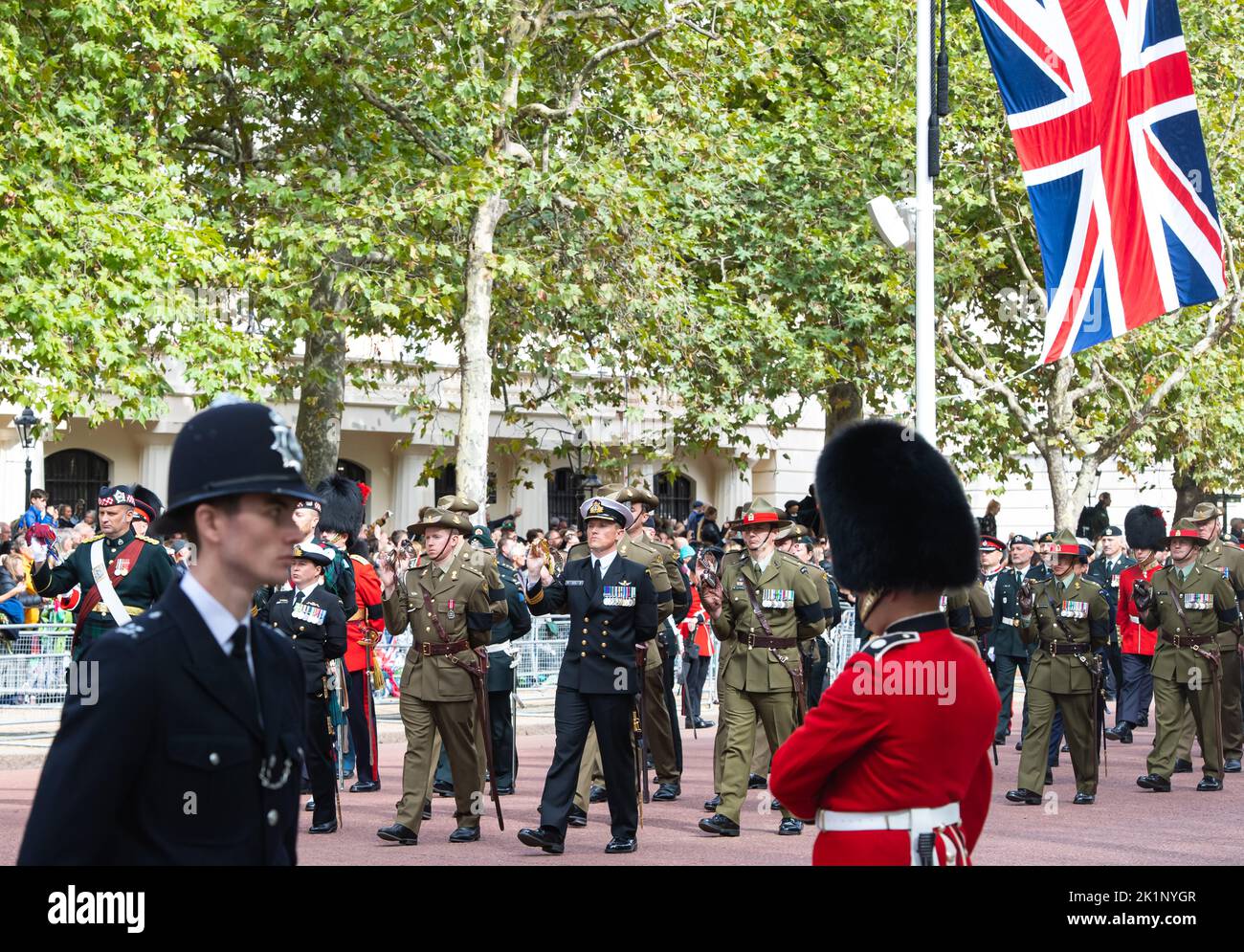 Londra, Regno Unito. 19th Set, 2022. La processione della Regina Elisabetta II dopo i funerali di Stato all'Abbazia di Westminster. Credit: Michael tubi/Alamy Live News Foto Stock
