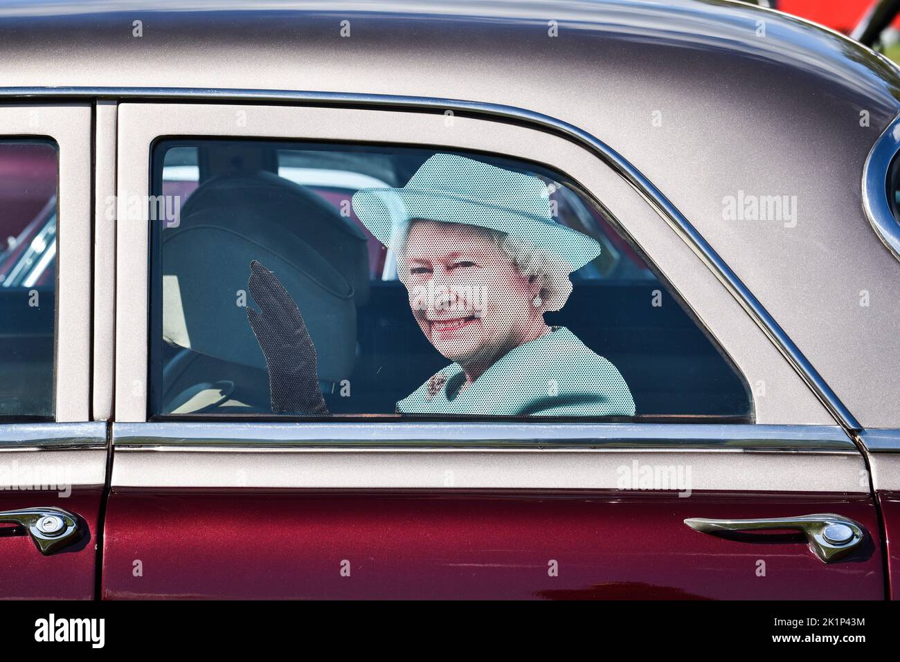 Adesivo della vetrata della regina Elisabetta II alla mostra di auto sportiva 'British Invasion' a Stowe, Vermont, USA. Foto Stock