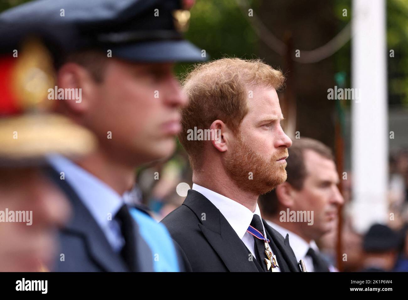 William britannico, Principe di Galles e il Principe britannico Harry, Duca di Sussex partecipano ai funerali e alla sepoltura della regina Elisabetta britannica, a Londra, in Gran Bretagna, il 19 settembre 2022. REUTERS/Tom Nicholson Foto Stock