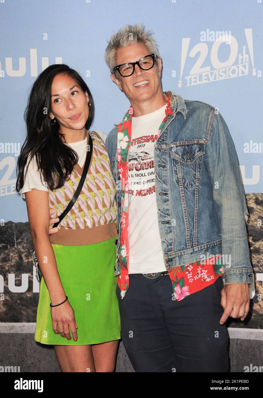 Los Angeles, California. 19th Set, 2022. Johnny Knoxville, famiglia agli arrivi per REBOOT Premiere, Galaxy Gate Fox Studios, Los Angeles, CA 19 settembre 2022. Credit: Elizabeth Goodenough/Everett Collection/Alamy Live News Foto Stock