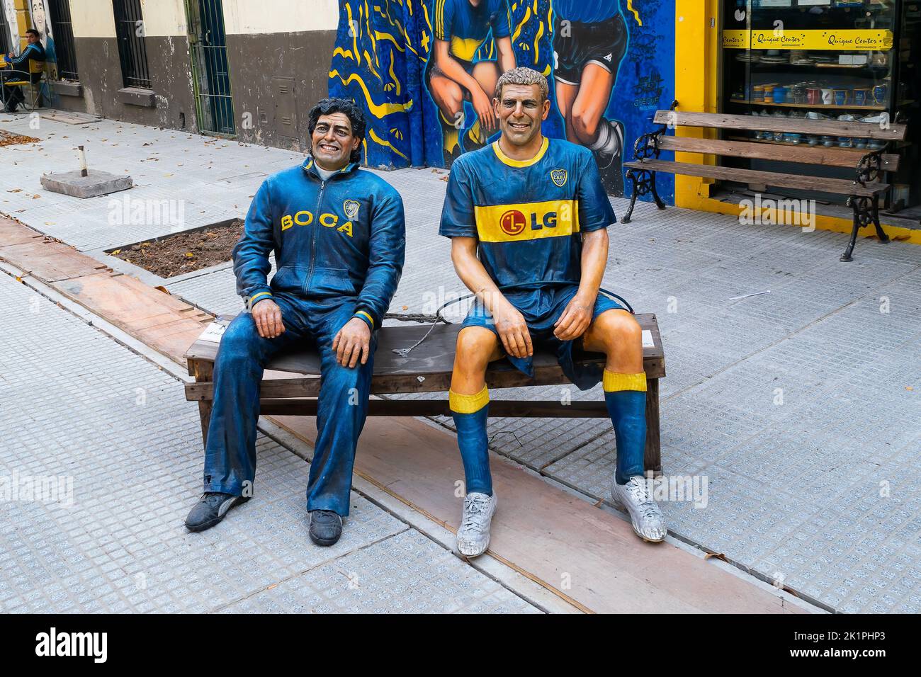 Le statue di Diego Maradona e Martin Palermo allo stadio la Bombonera Foto Stock