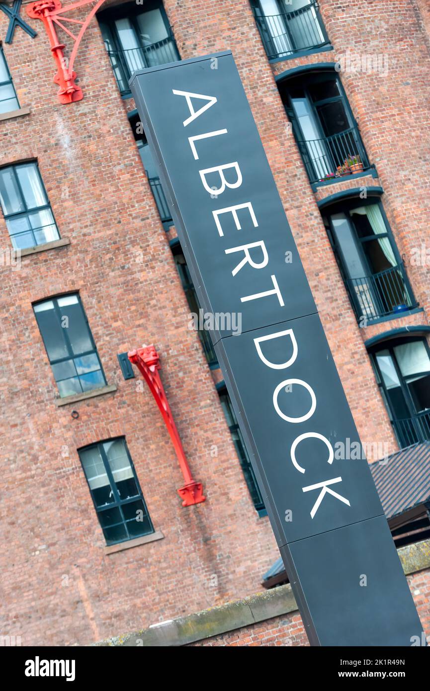 Un magazzino convertito sul molo di Albert Dock a Liverpool, Merseyside, Regno Unito Foto Stock