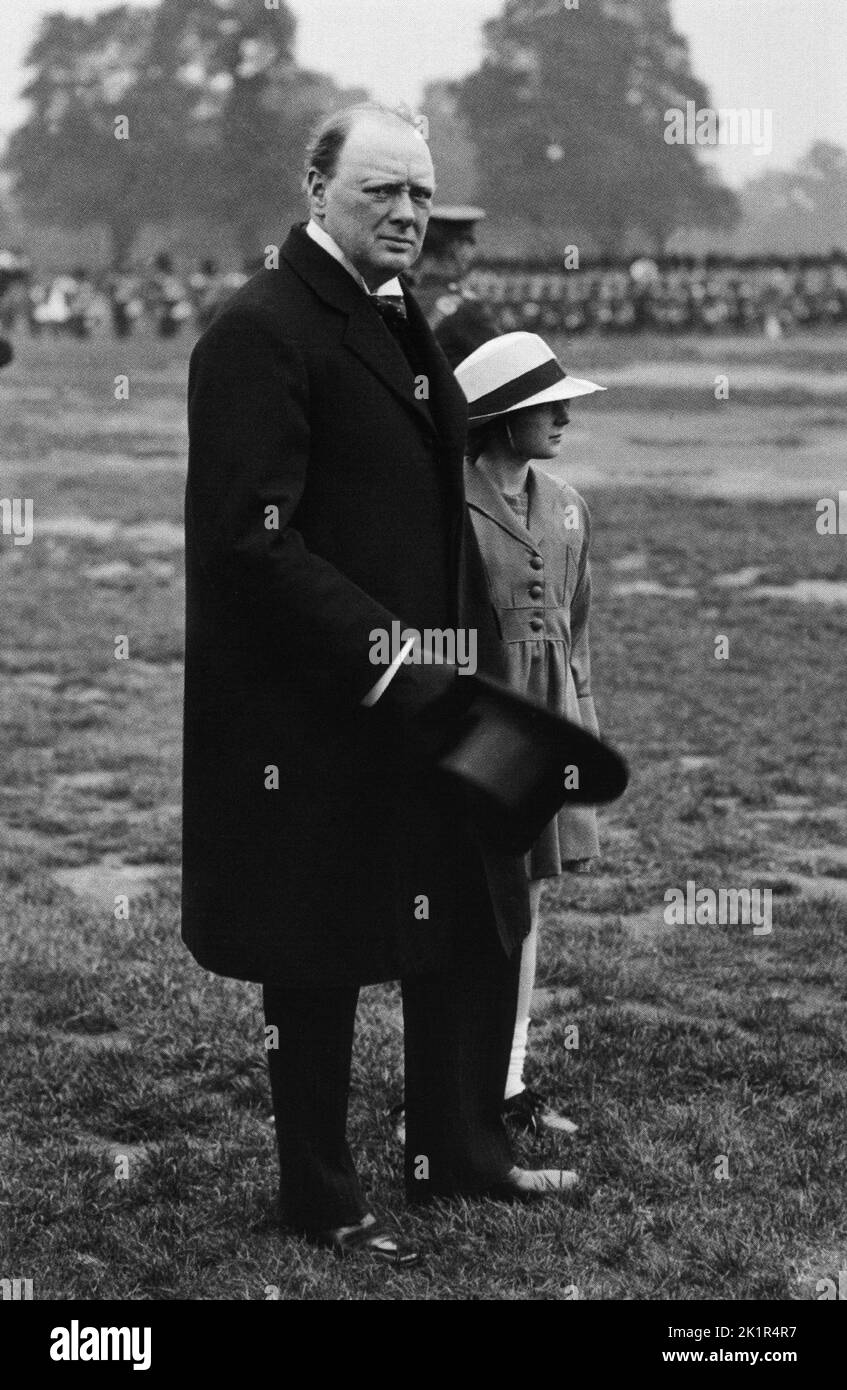 Winston Churchill con la figlia Diana. Londra 1920 Foto Stock