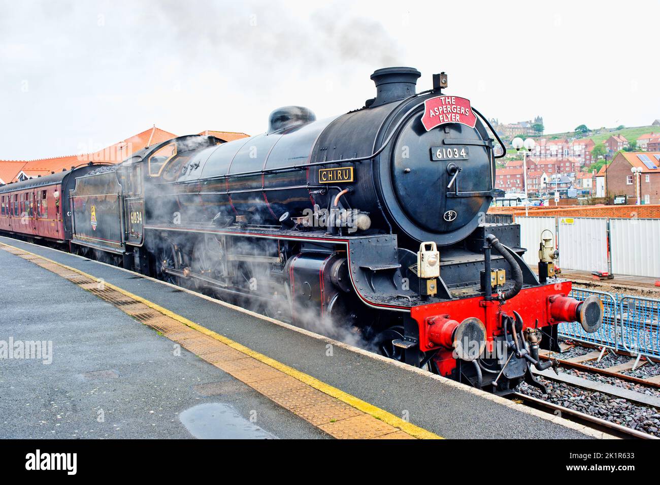 Classe B1 NO 61264 mascherata come compagno di classe n. 61034 Chiru replicando l'ultimo treno a Stockton on on Tees da Whitby come nel 1954, Whitby, Foto Stock