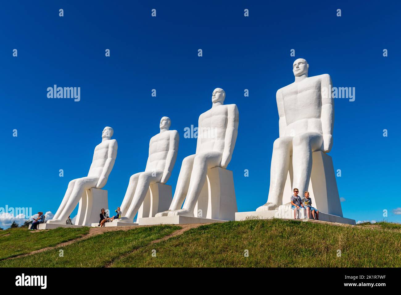 Uomini a Mare sculture, progettato da Svend Wiig Hansen e installato alla fine del 1995, per celebrare il 100th ° anniversario del comune di Esbjerg in Foto Stock