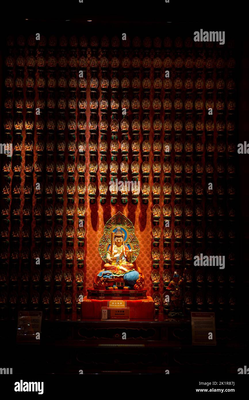 All'interno del Tempio della Reliquia dentale del Buddha e del complesso museale costruito per ospitare la reliquia dentale del Buddha. Chinatown. Singapore Foto Stock