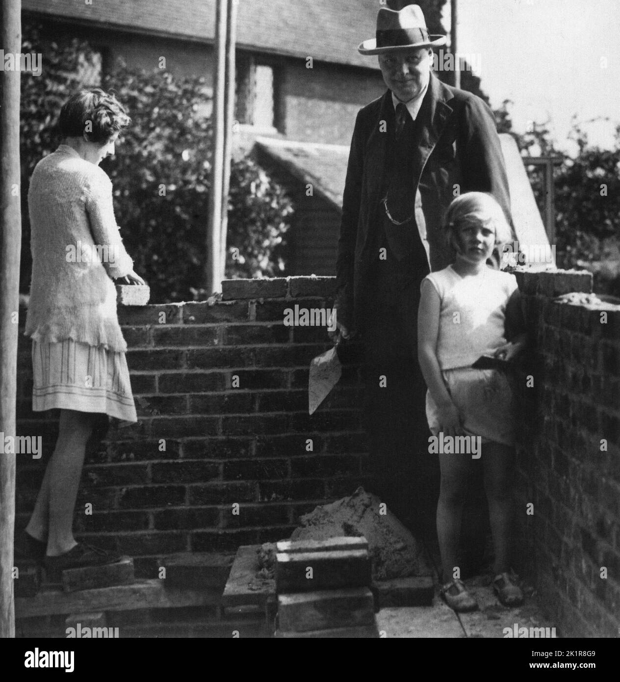 Winston Churchill con sua moglie, Clementine, il giorno delle elezioni generali del 1929 Foto Stock