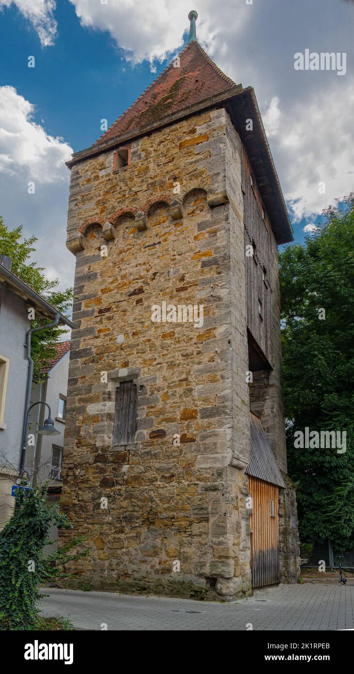 Torre dell'acqua (Wasserturm) fortificazione del vecchio muro della città, Schwäbisch Gmünd, Baden Württemberg, Germania Foto Stock