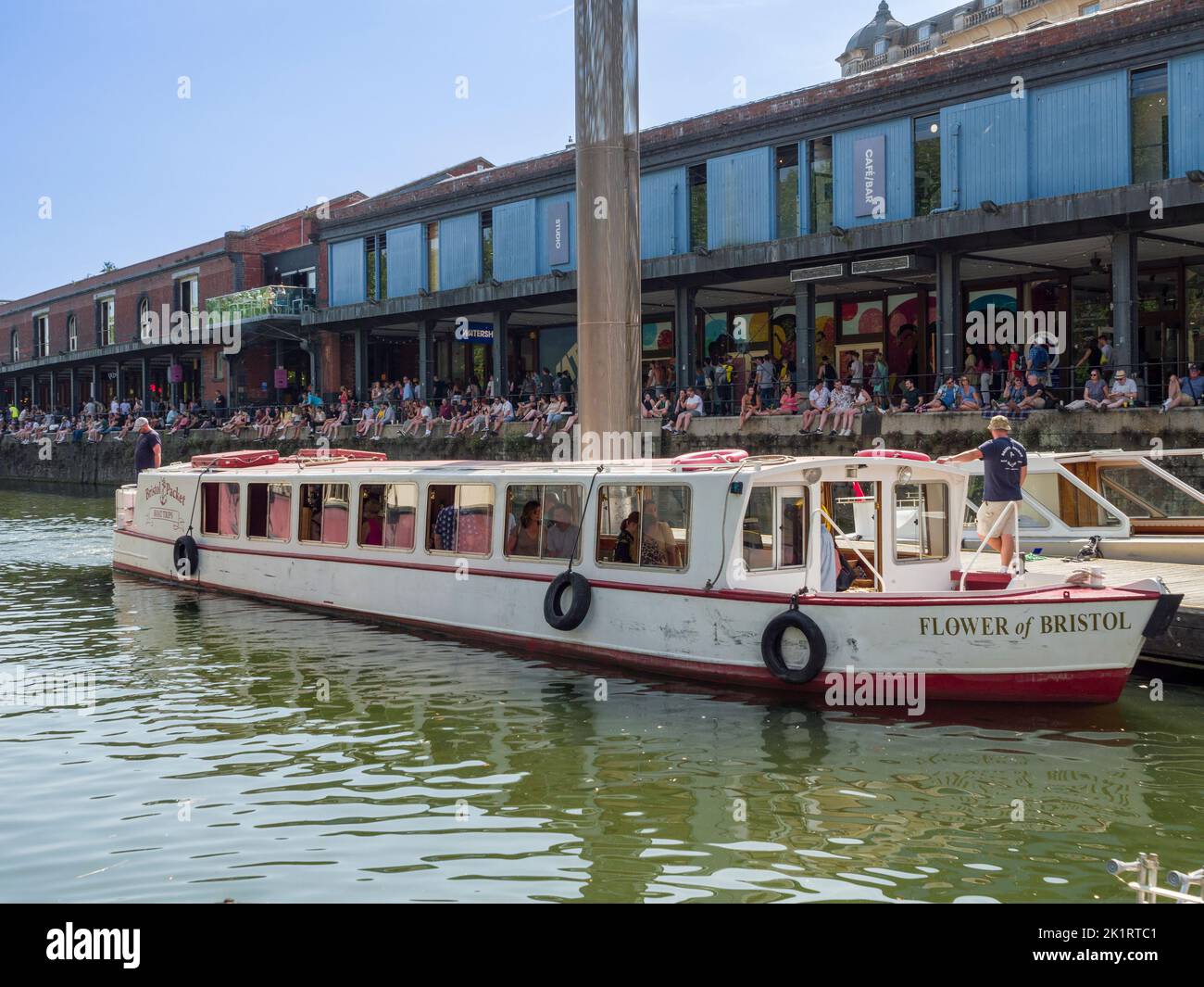 La barca da diporto Flower of Bristol, appartenente alla compagnia Bristol Packet Boat Trips, si trova a St Augustine nel porto di Bristol durante il Bristol Harbour Festival nel 2022, Inghilterra, Regno Unito. Foto Stock