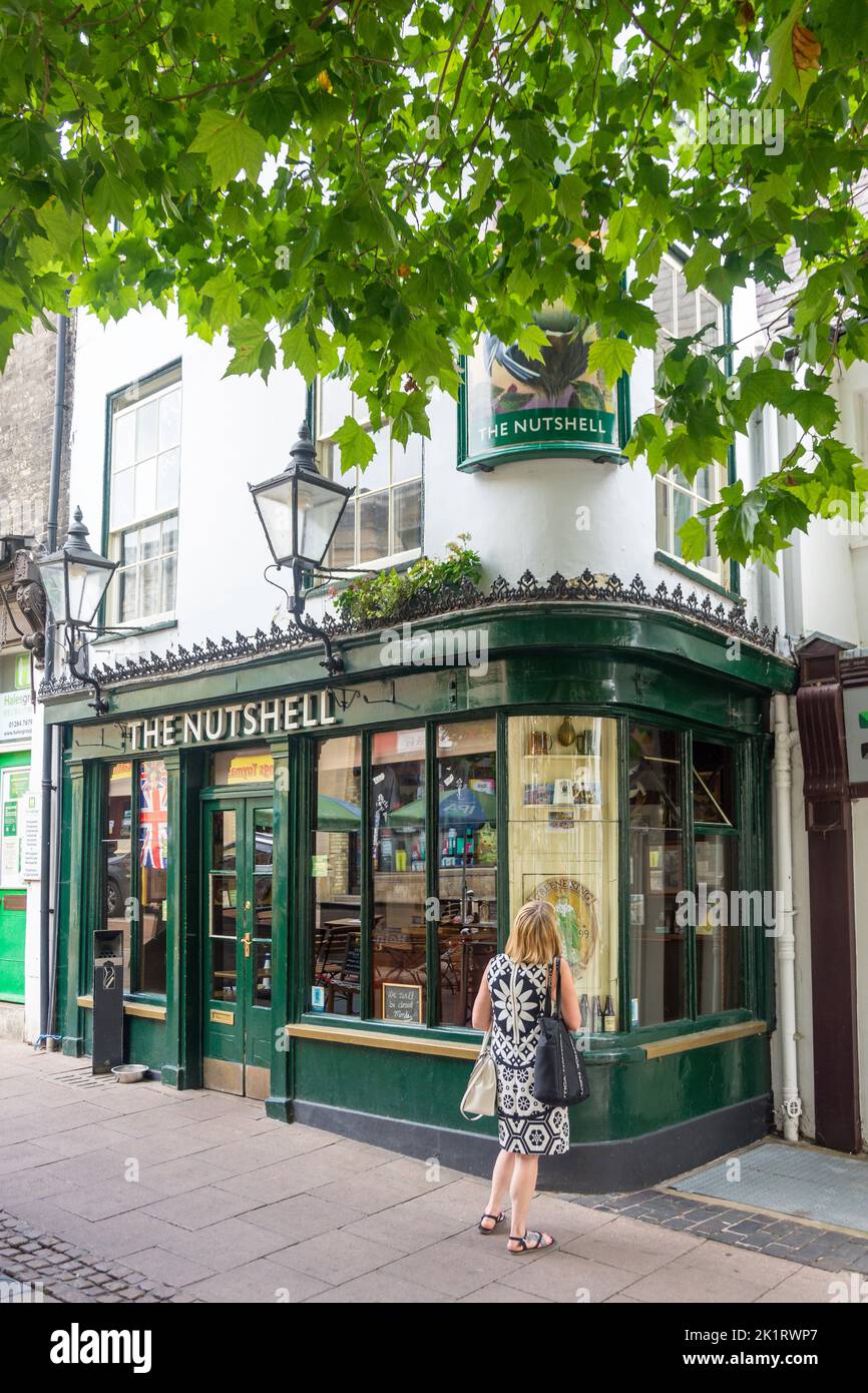 Il Breve Pub, la traversa, Bury St Edmunds, Suffolk, Inghilterra, Regno Unito Foto Stock