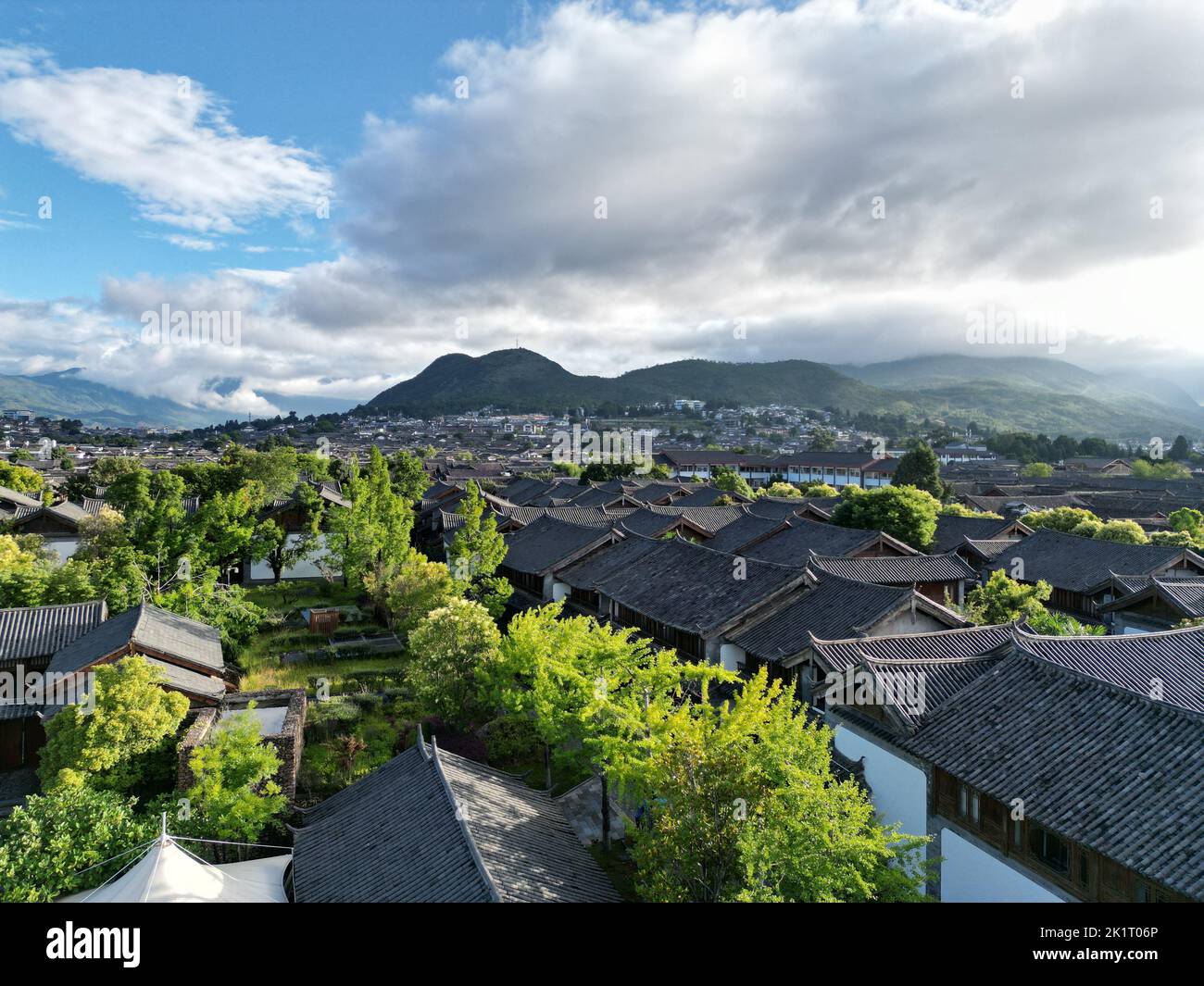 Esplorando l'antica città della città di Lijiang, provincia dello Yunnan, Cina Foto Stock