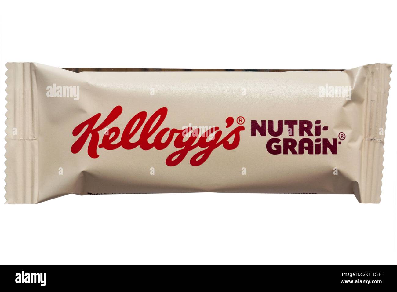 Kelloggs Nutri-Grain bar sapore di fragola isolato su sfondo bianco Foto Stock