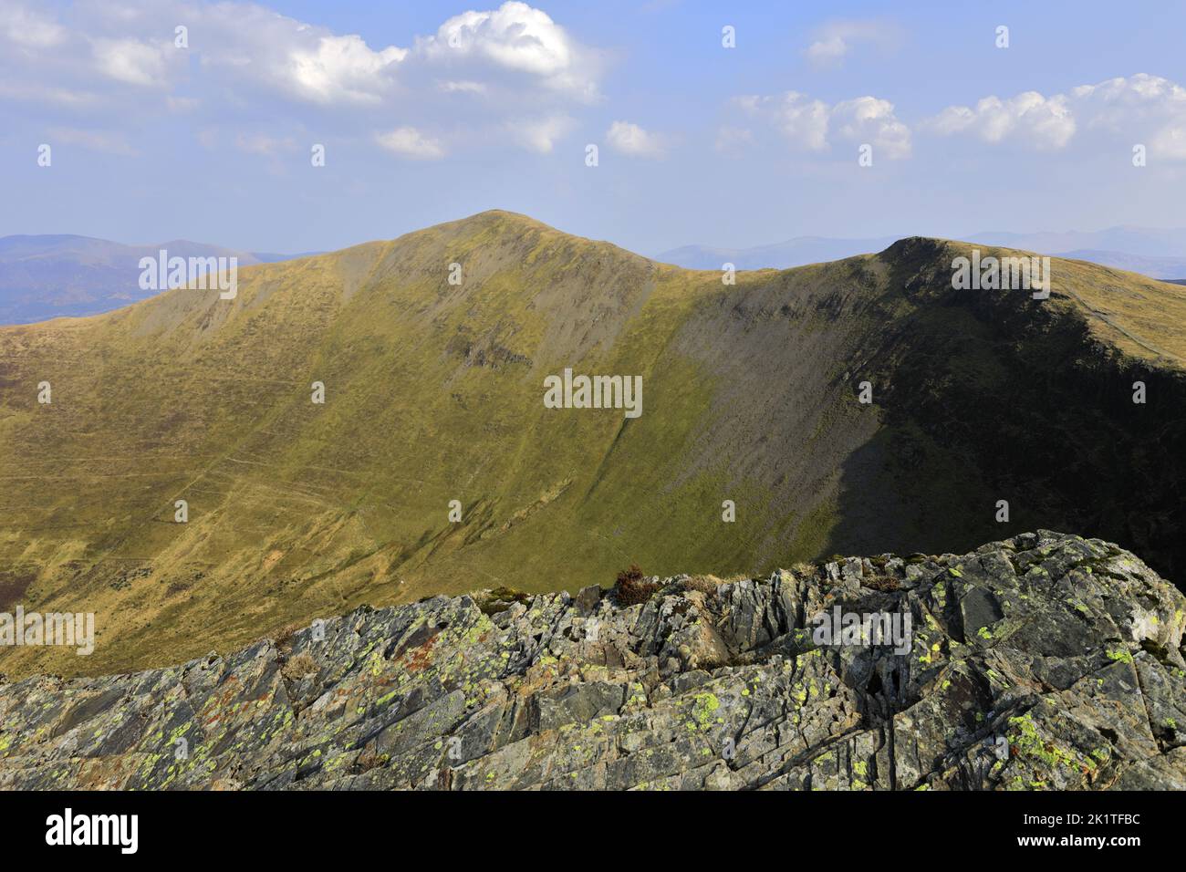 Vista di Grisedale Pike Fell, North Western Fells; Lake District National Park, Cumbria, Inghilterra, Regno Unito Grisedale Pike Fell è uno dei 214 Wainwright f Foto Stock